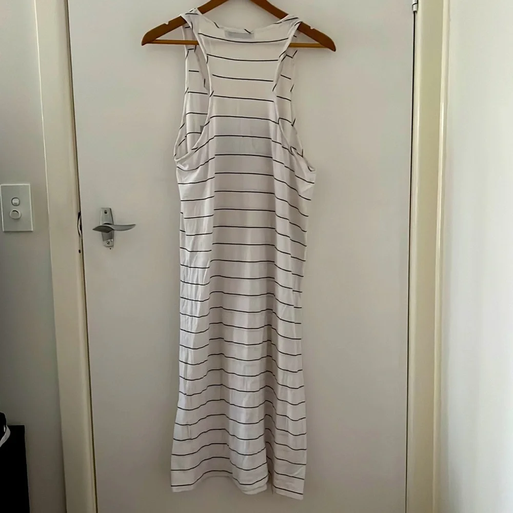 CAMILLA & MARC C&M LOGO RACERBACK LONG DRESS - NAVY & WHITE STRIPED - SIZE L - Picture 4 of 7